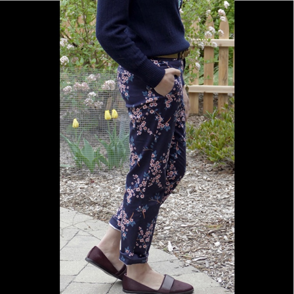 Banana Republic Ryan Printed Floral Pant - Navy